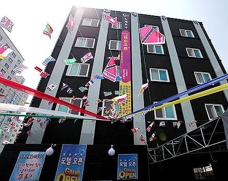 Incheon Luna Motel Екстериор снимка